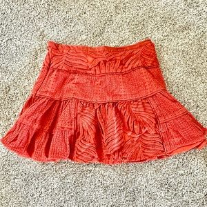 Stunning Banana Republic short skirt with lots of ornate detail fully lined.